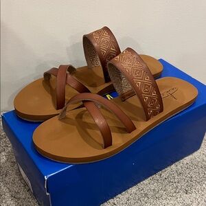 Blue Fin Women’s size 8-Brown Sandals with Embossed Strap